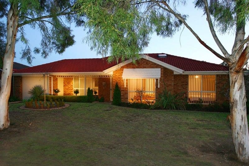 27  Warrawong Drive, BERWICK VIC 3806, Berwick - Image 1