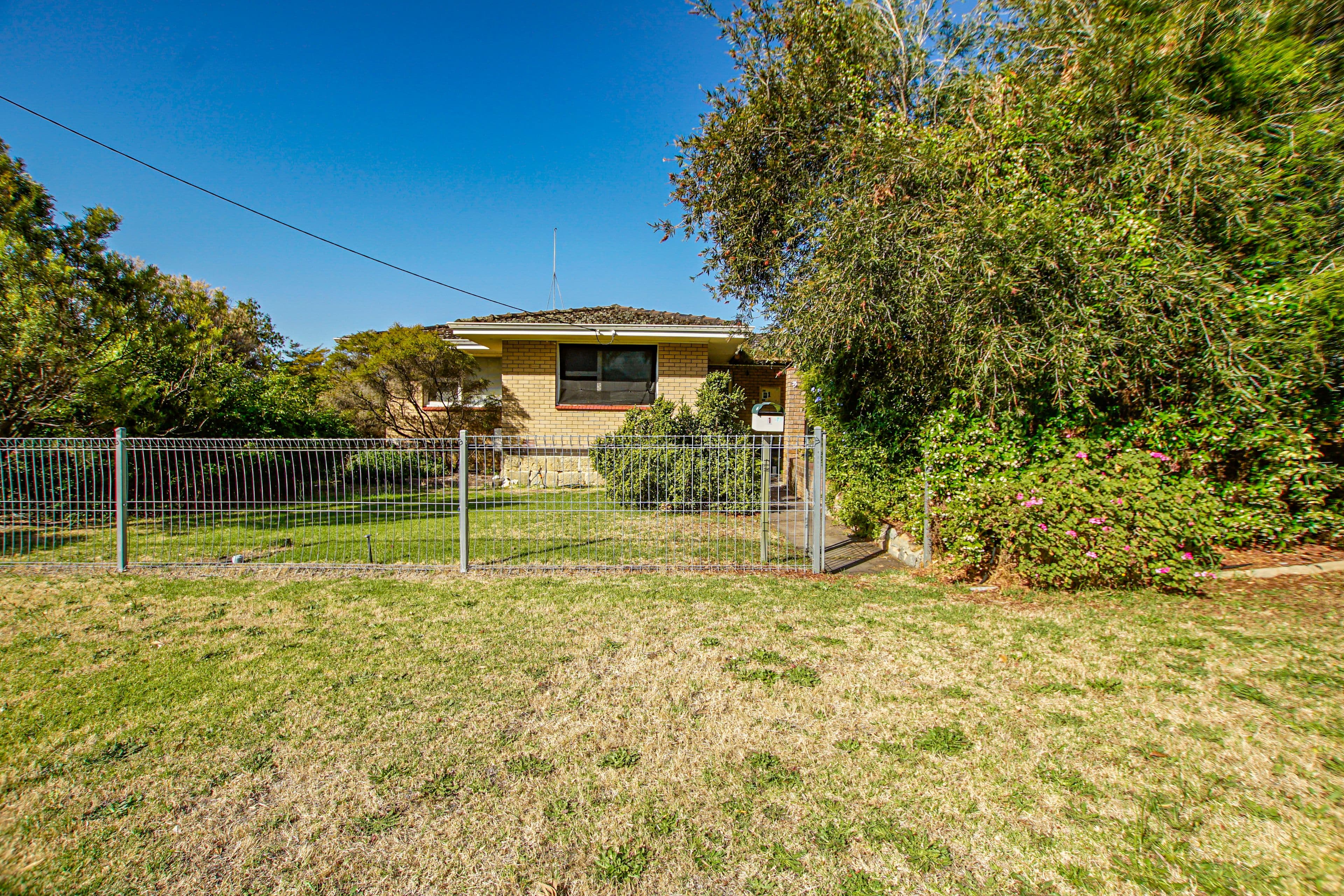 1 Paulett Way, Belmont WA 6104, Belmont - Image 1