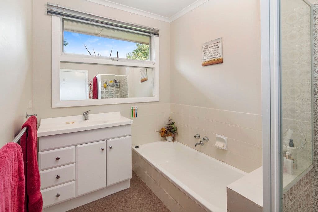 3 Avoca Crescent, Alfredton VIC 3350, Alfredton - Thumbnail 8