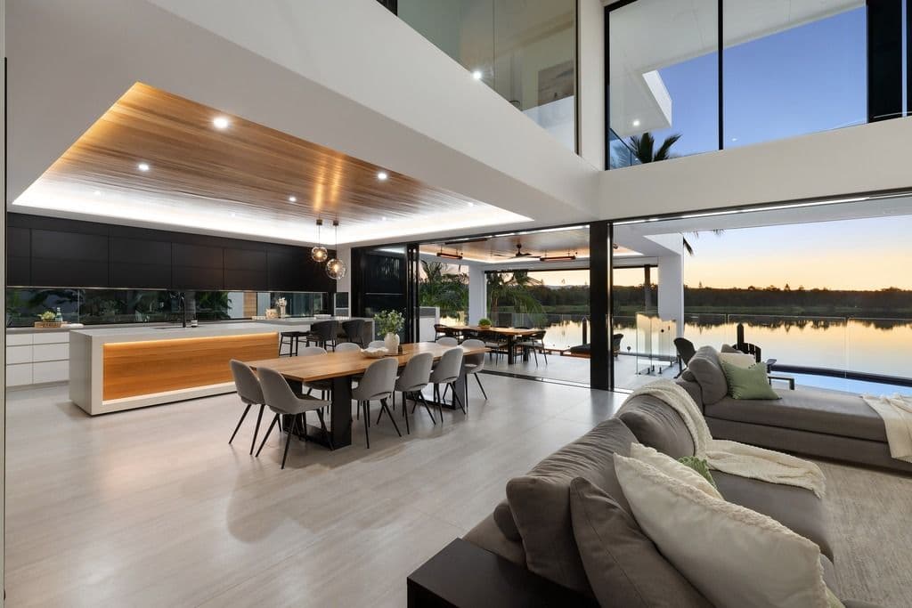 19 Staysail Crescent, Clear Island Waters QLD 4226, Clear Island Waters - Thumbnail 2