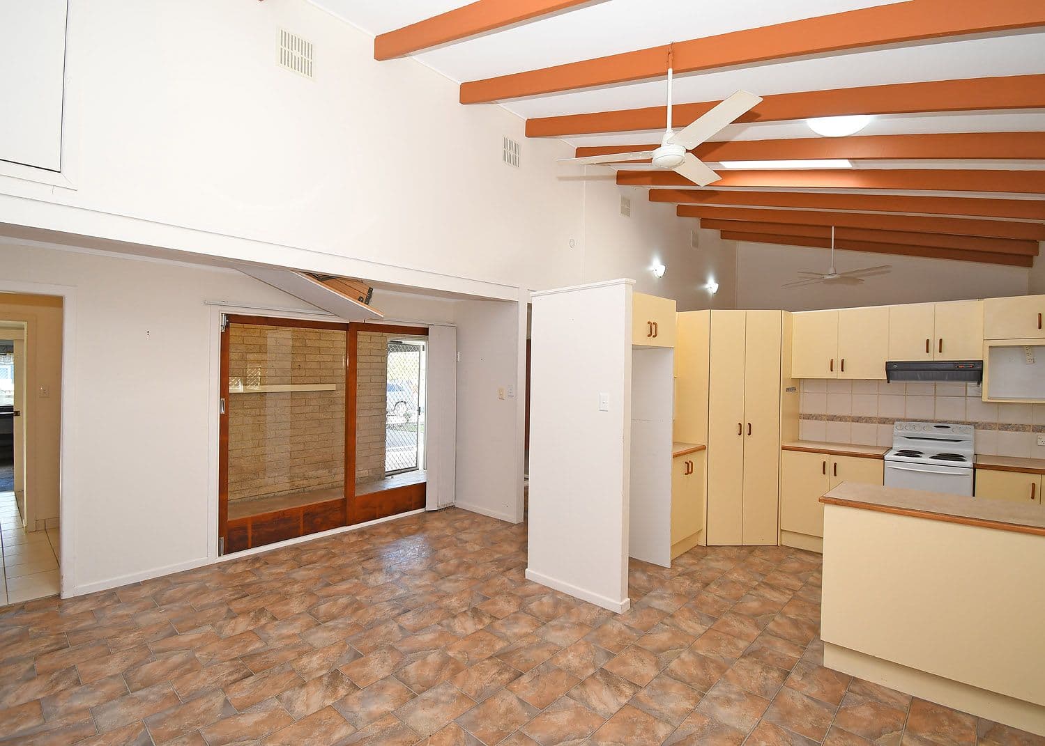 25 Hayworth Street, Point Vernon QLD 4655, Point Vernon - Thumbnail 4
