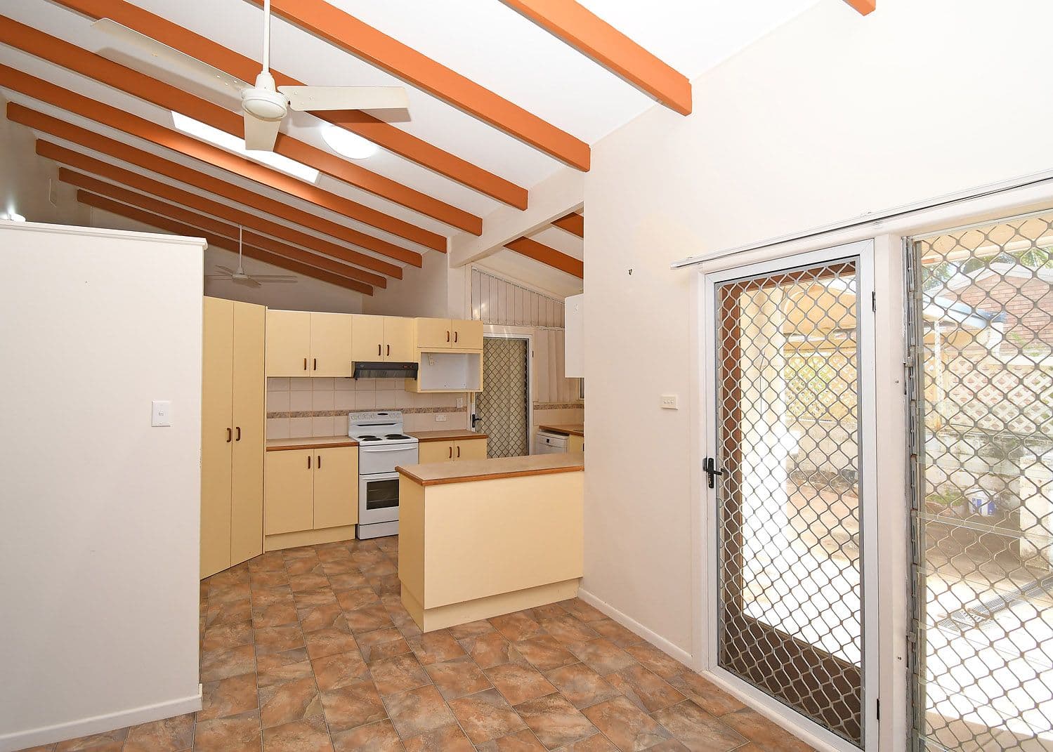 25 Hayworth Street, Point Vernon QLD 4655, Point Vernon - Thumbnail 6