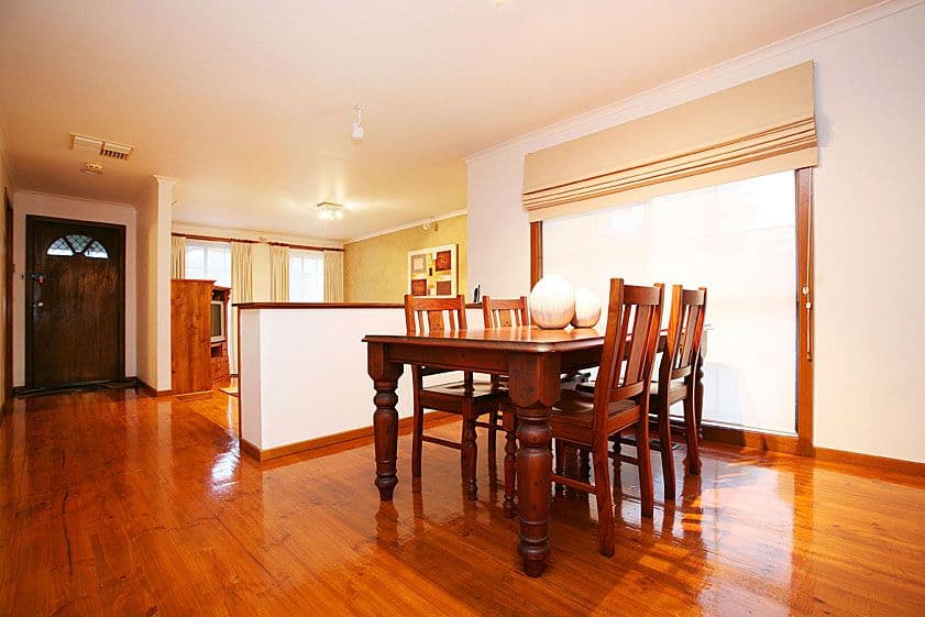 39 Hinkler Drive, MILL PARK VIC 3082, Mill Park - Thumbnail 4