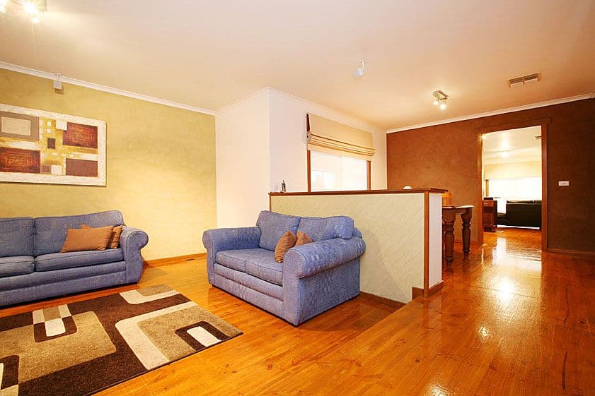 39 Hinkler Drive, MILL PARK VIC 3082, Mill Park - Thumbnail 5