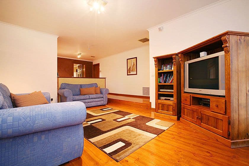 39 Hinkler Drive, MILL PARK VIC 3082, Mill Park - Thumbnail 6