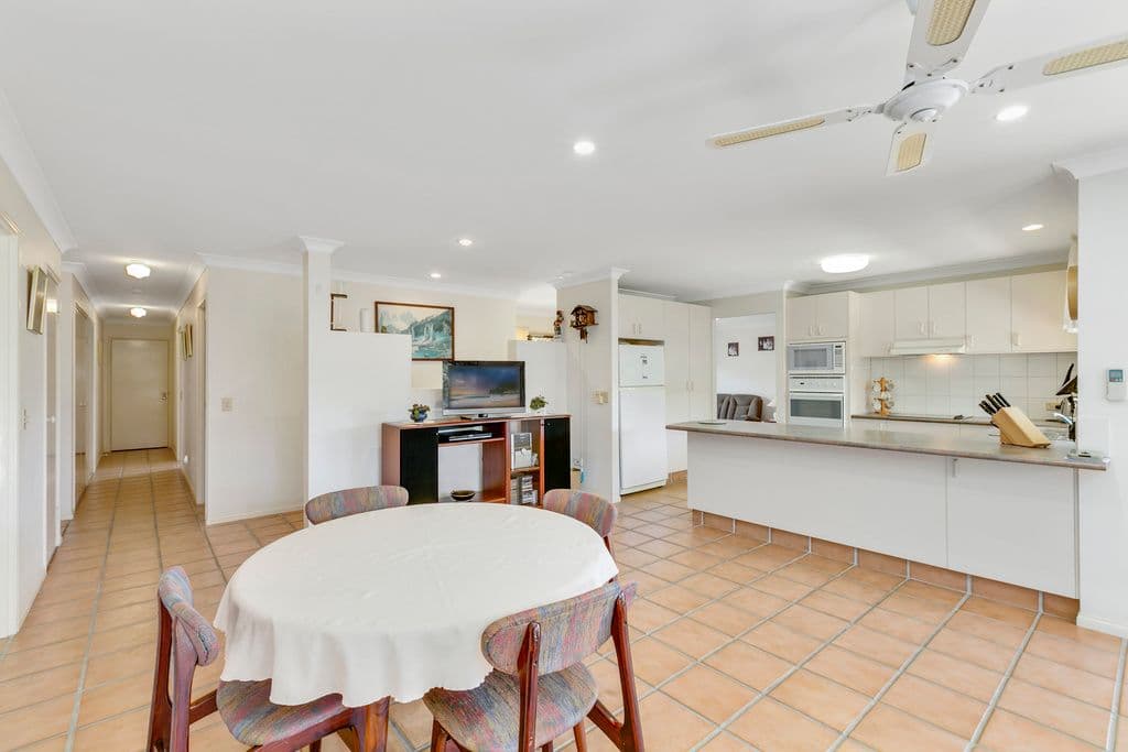24 Fairview Court, Parkwood QLD 4214, Parkwood - Thumbnail 3