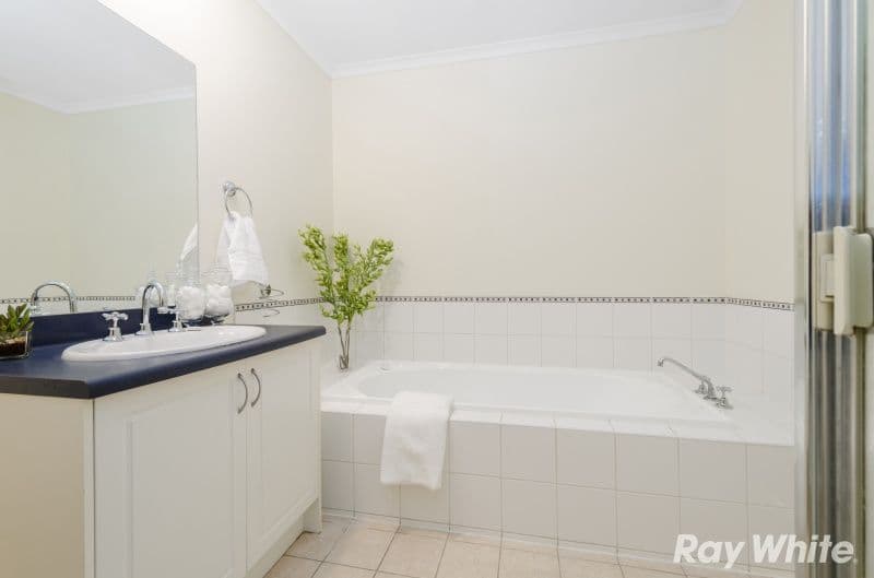 13 Kingsland Close, Dingley Village VIC 3172, Dingley Village - Thumbnail 8