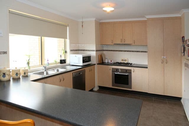 12 Broadwater Street, WYNDHAM VALE VIC 3024, Wyndham Vale - Thumbnail 3