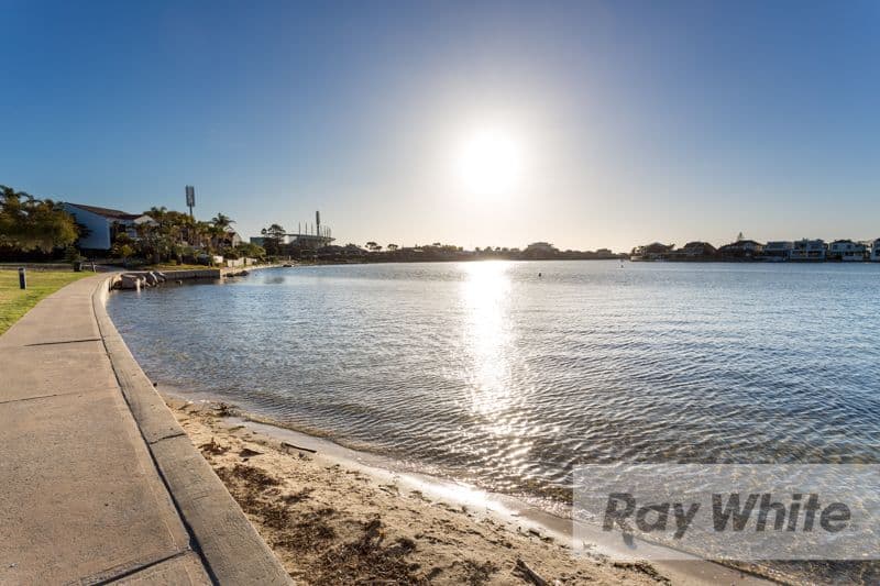 2 Tuart Place, West Lakes SA 5021, West Lakes - Thumbnail 2