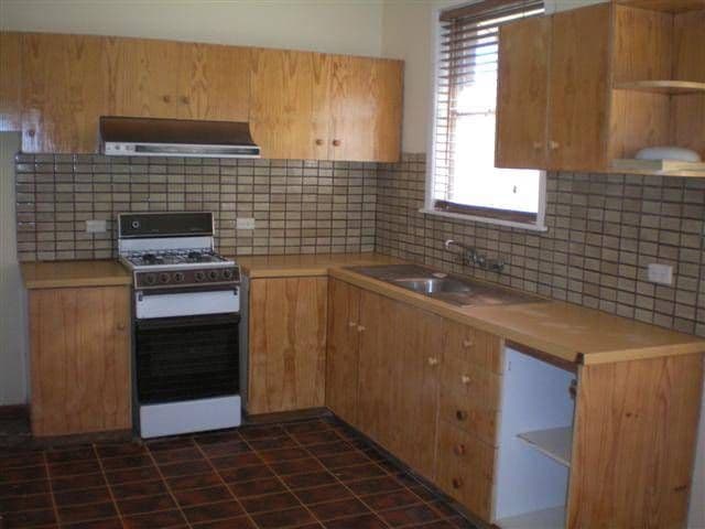 2 Pascoe Street, ECHUCA VIC 3564, Echuca - Thumbnail 2