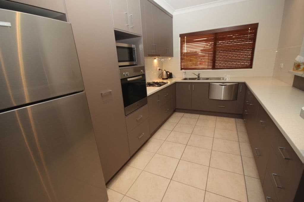 7 Rossiter Street, AYR QLD 4807, Ayr - Thumbnail 2
