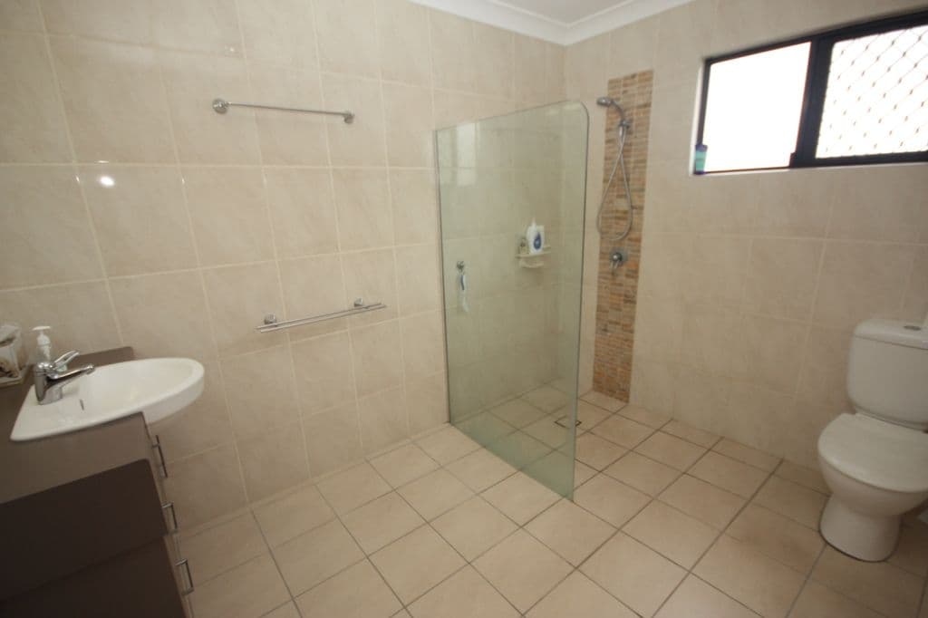 7 Rossiter Street, AYR QLD 4807, Ayr - Thumbnail 6