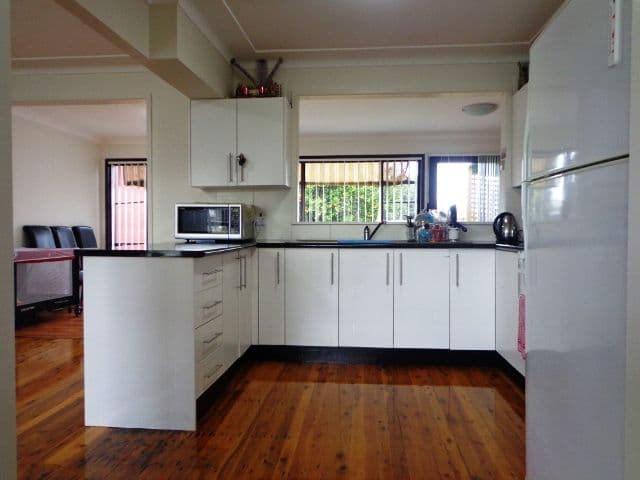 52 Beale Crescent, FAIRFIELD WEST NSW 2165, Fairfield West - Thumbnail 2