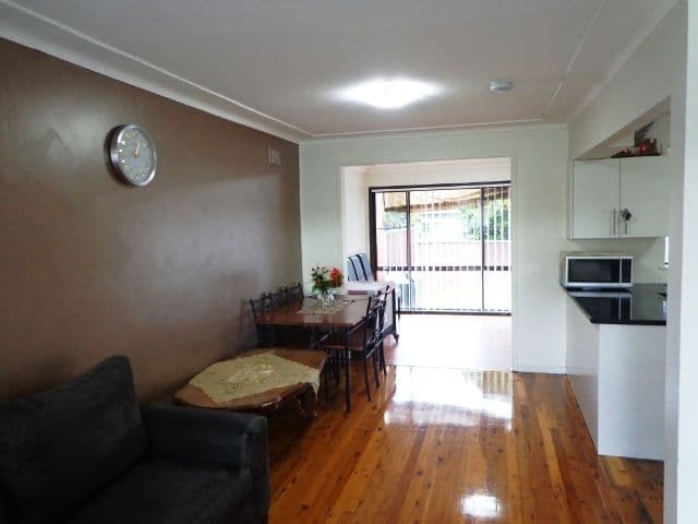 52 Beale Crescent, FAIRFIELD WEST NSW 2165, Fairfield West - Thumbnail 5