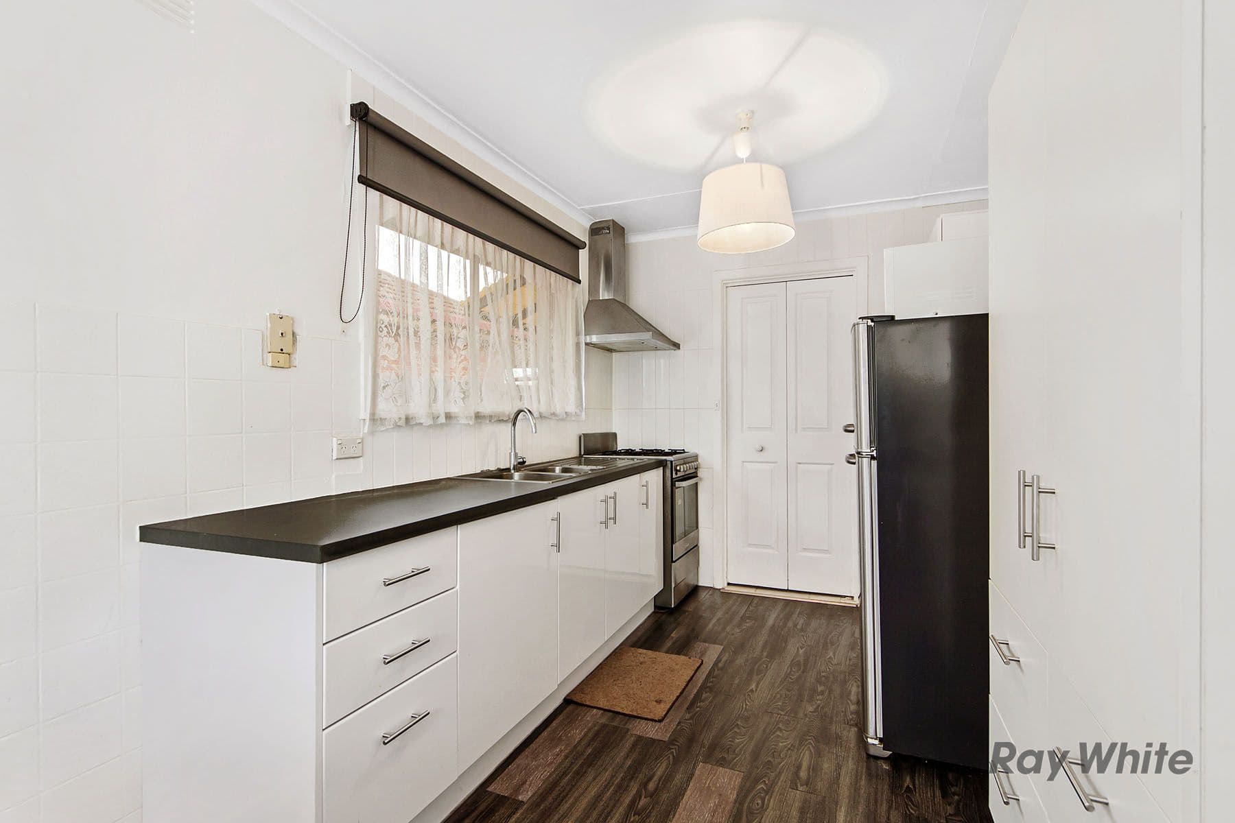 18 Debenham Drive, St Albans VIC 3021, St Albans - Thumbnail 4