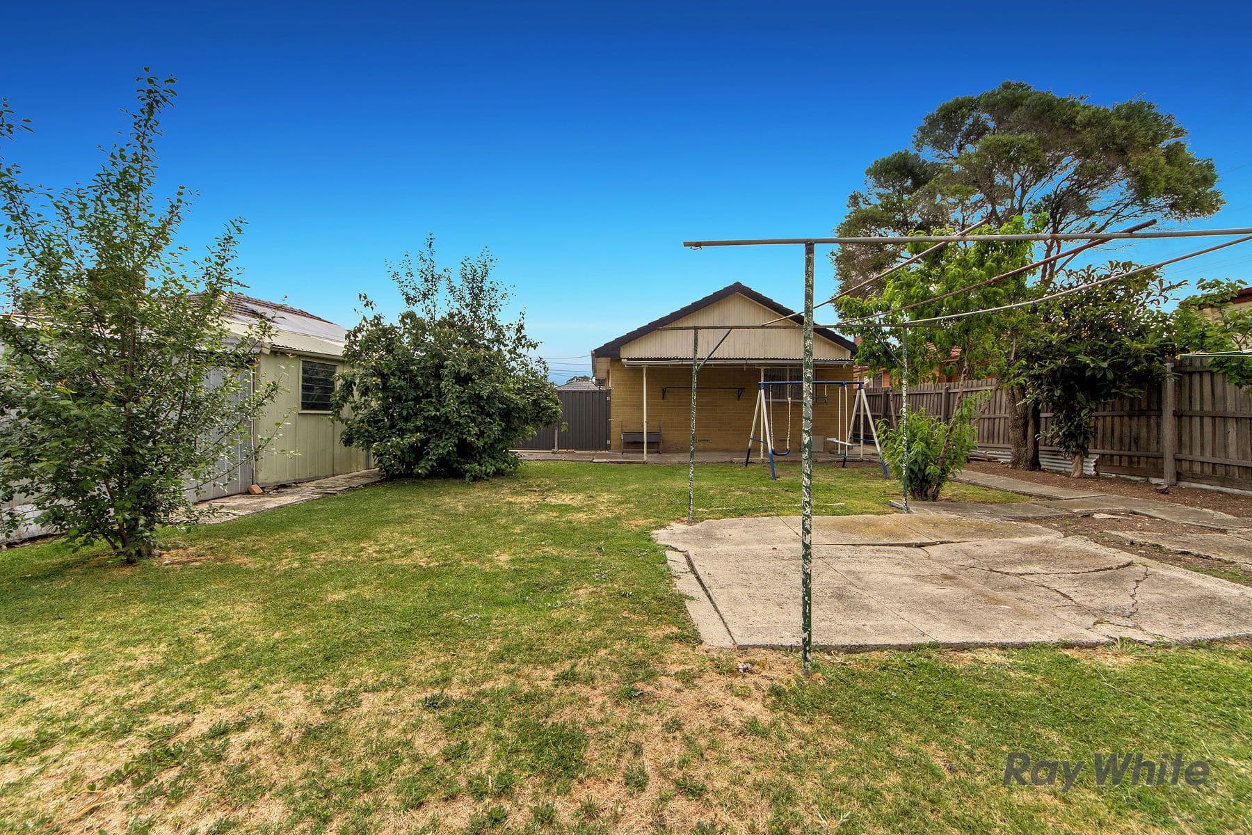 18 Debenham Drive, St Albans VIC 3021, St Albans - Thumbnail 7