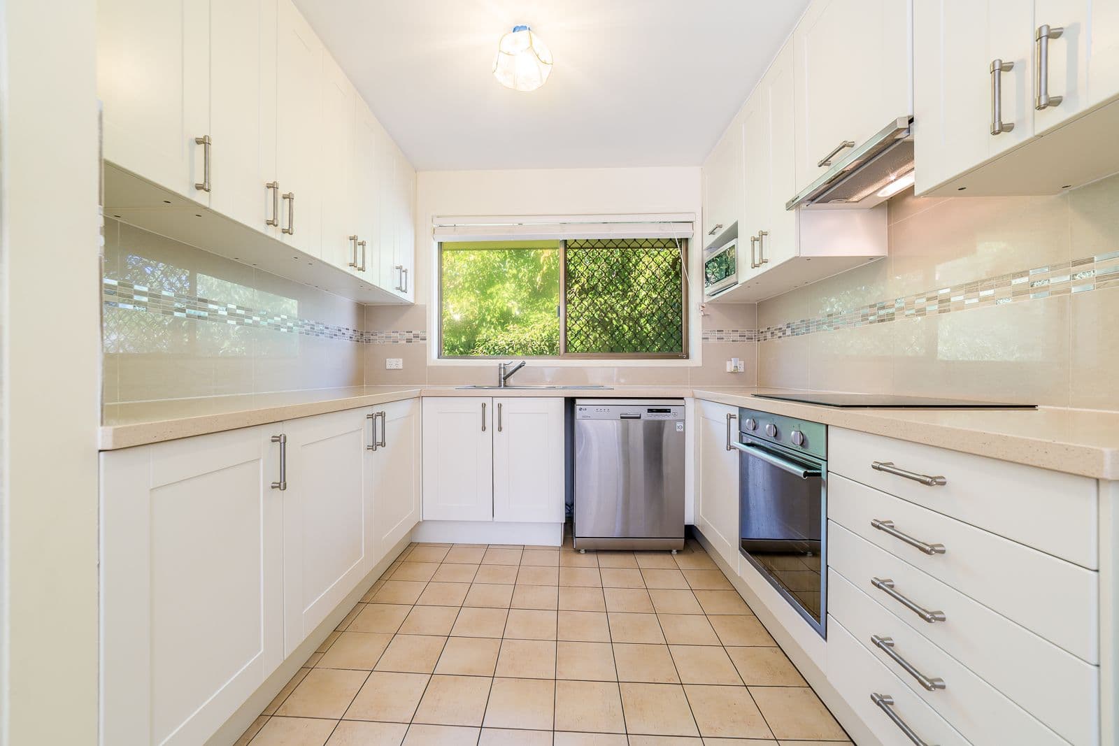 209 Scarborough Street, Southport QLD 4215, Southport - Thumbnail 2