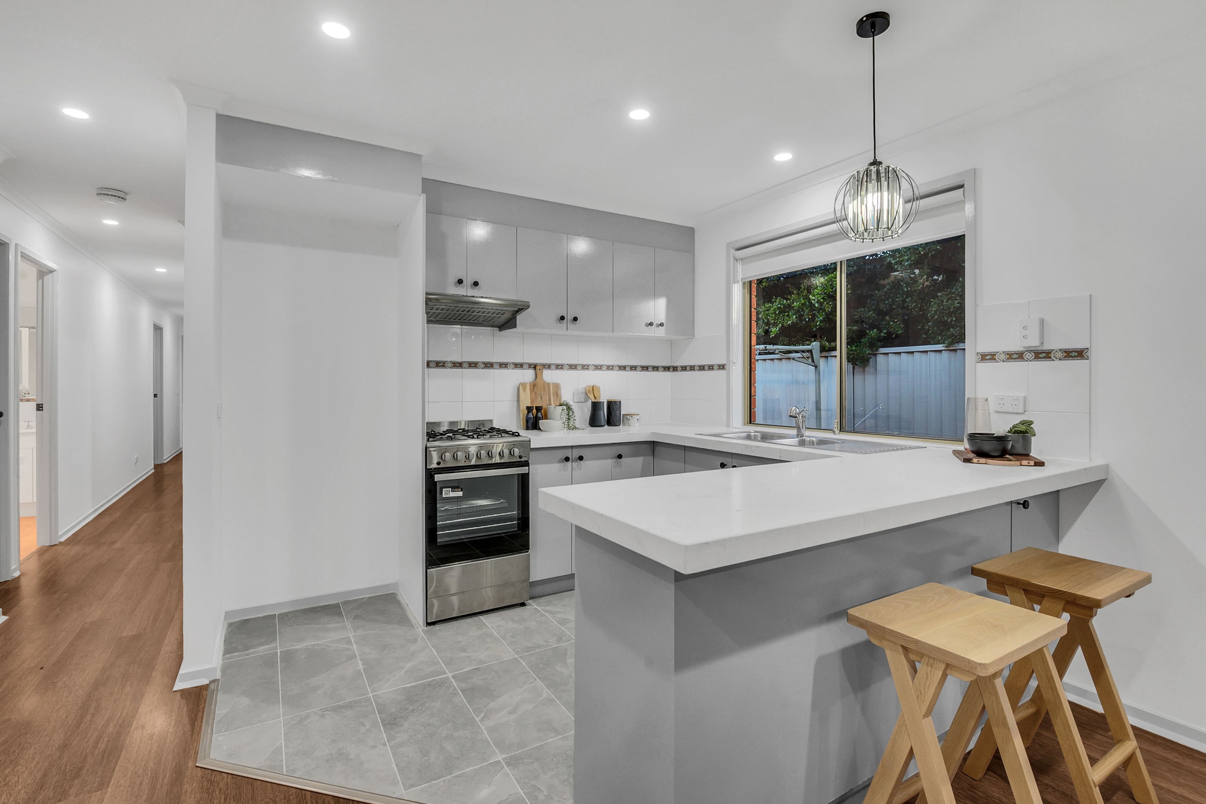 43 Woodlea Crescent, Craigieburn VIC 3064, Craigieburn - Thumbnail 3