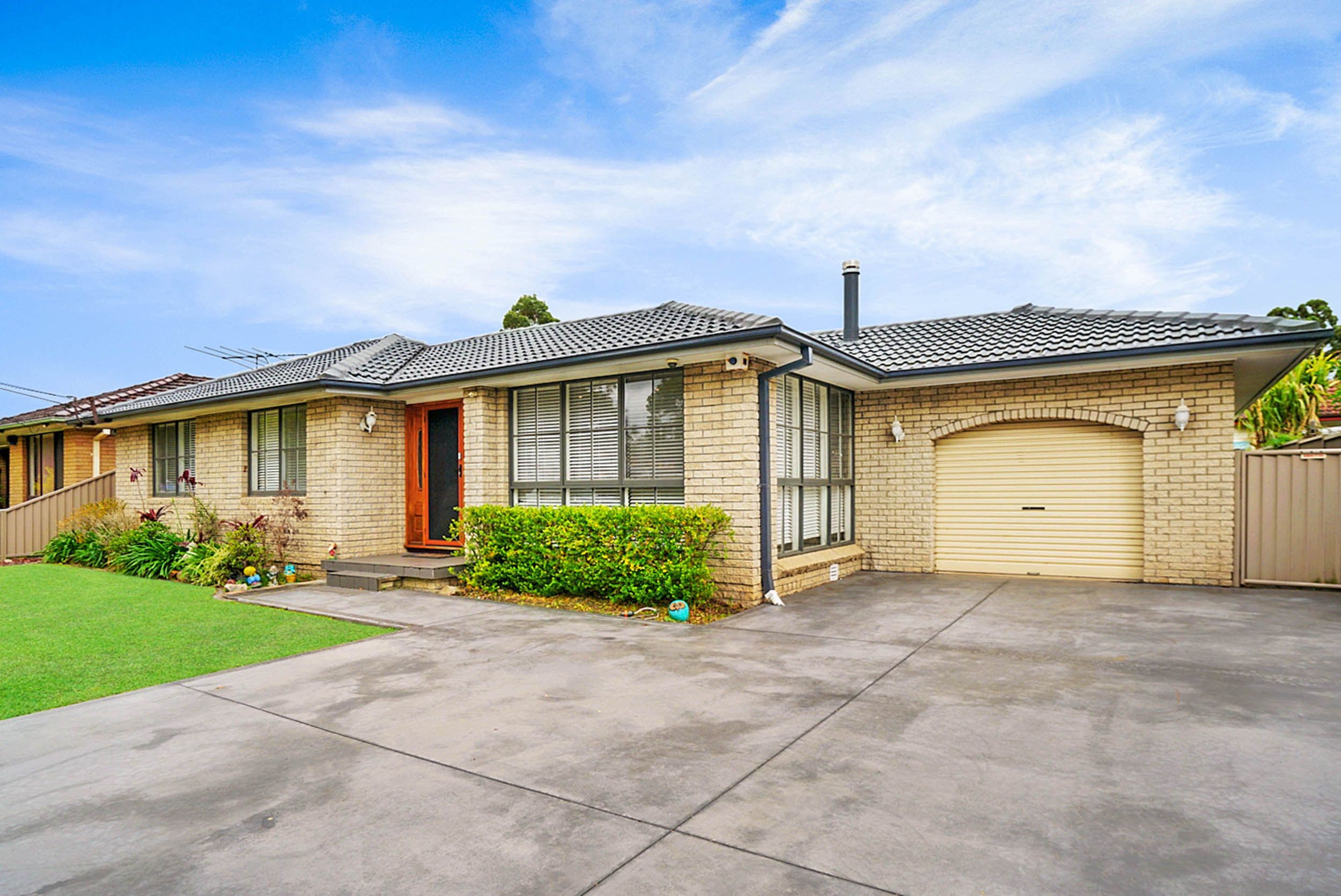 33 Ingram Avenue, Milperra - Thumbnail 2