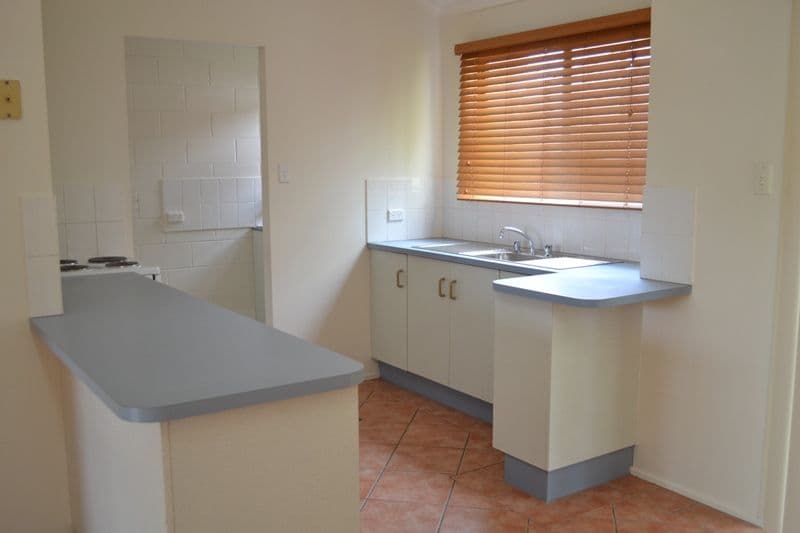 Unit 4, 8 Elma Street, COOEE BAY QLD 4703, Cooee Bay - Thumbnail 2