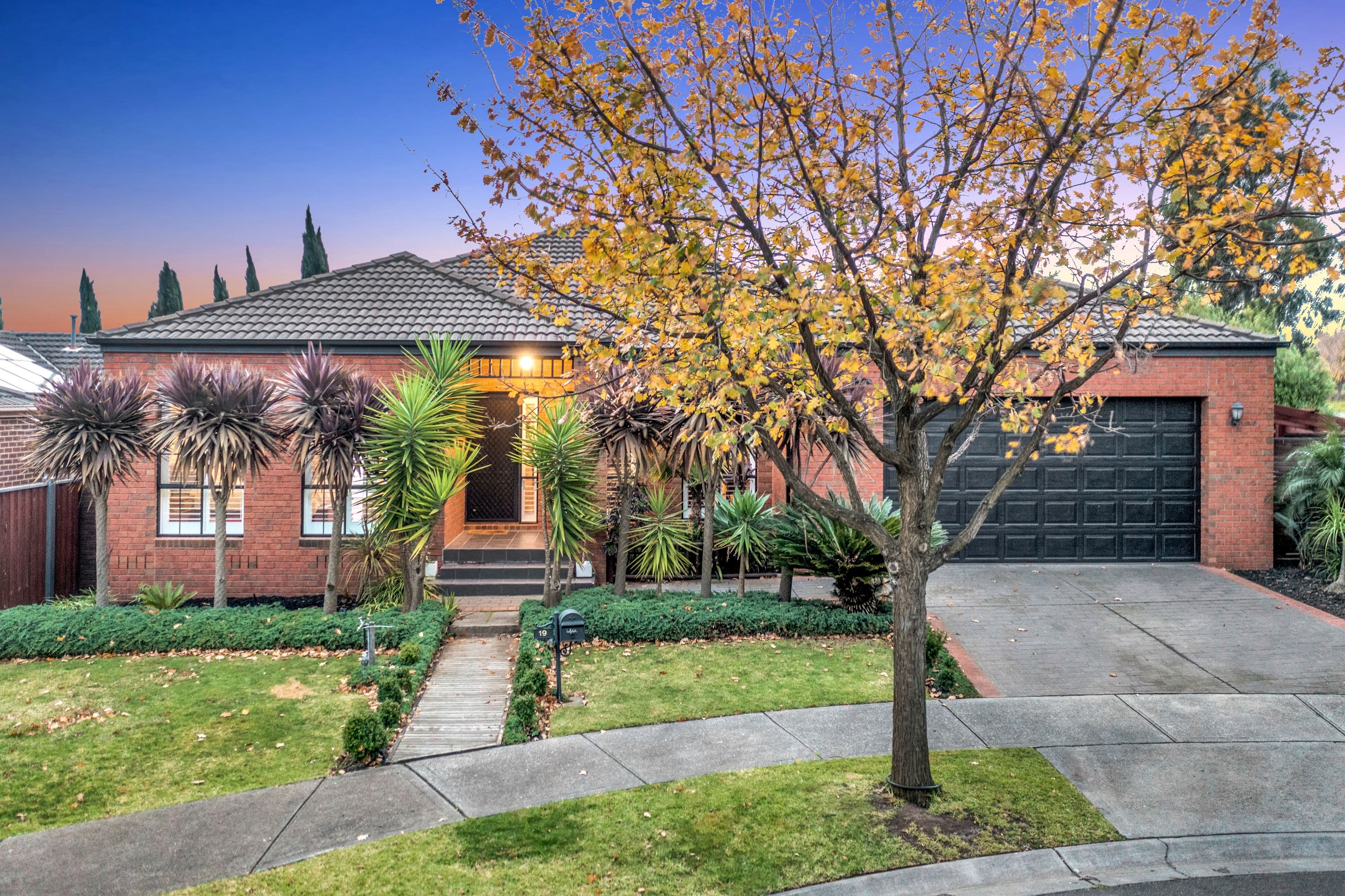 19 Oakville Place, Craigieburn VIC 3064, Craigieburn - Image 1