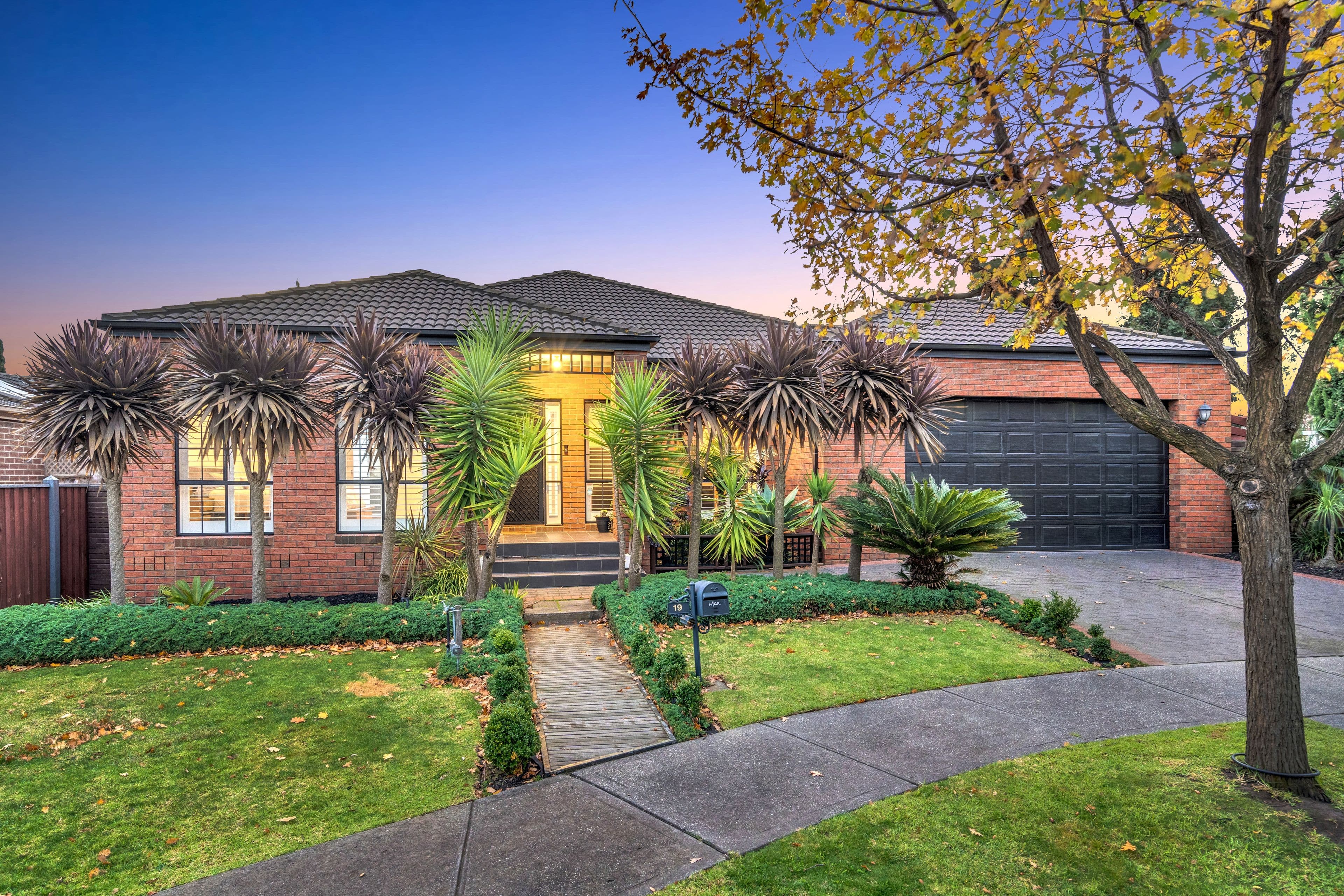 19 Oakville Place, Craigieburn VIC 3064, Craigieburn - Thumbnail 2