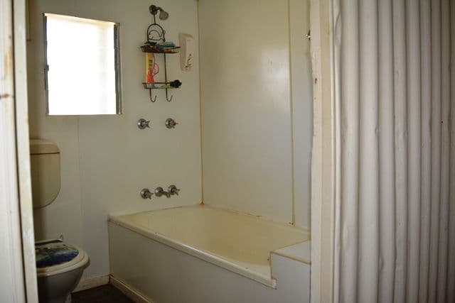 42 Thistle Street, Blackall QLD 4472, Blackall - Thumbnail 3