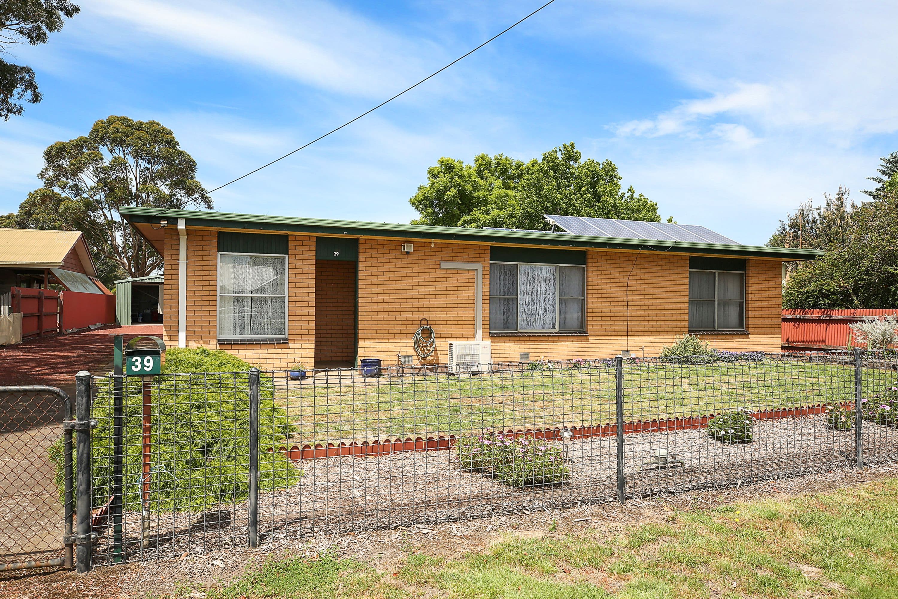 39 Clarke Street, Cobden VIC 3266, Cobden - Thumbnail 2