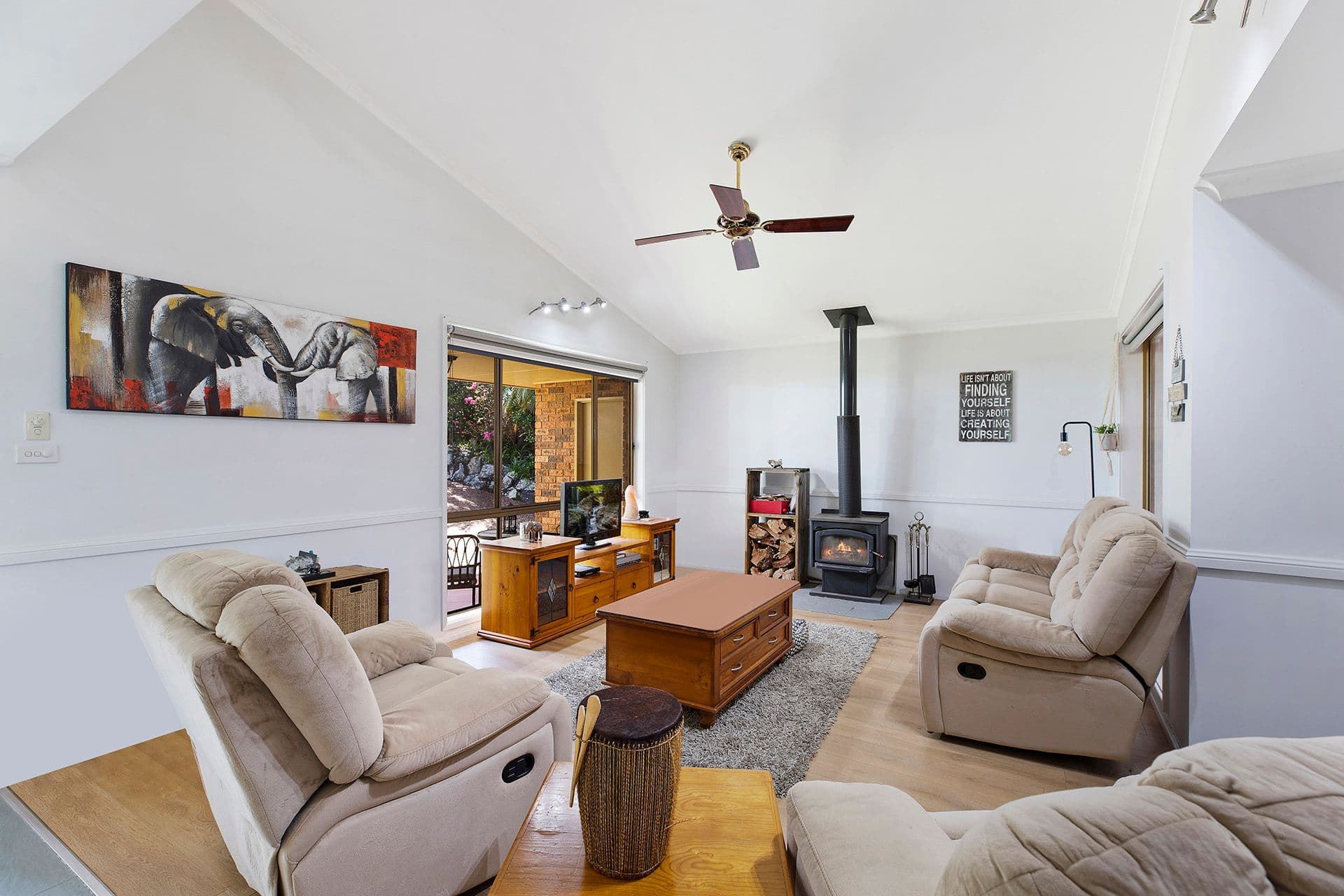 15 Walch Avenue, Bateau Bay NSW 2261, Bateau Bay - Thumbnail 2