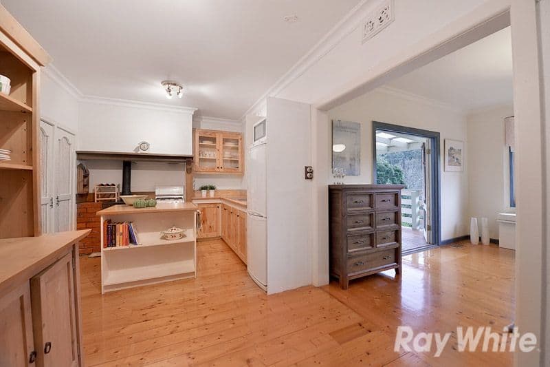 16 Hughes Street, UPWEY VIC 3158, Upwey - Thumbnail 3