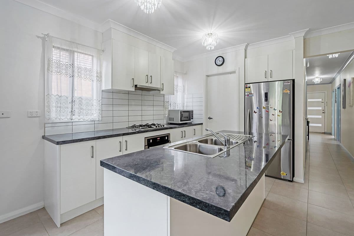 13 Ballarat Court, Craigieburn VIC 3064, Craigieburn - Thumbnail 4