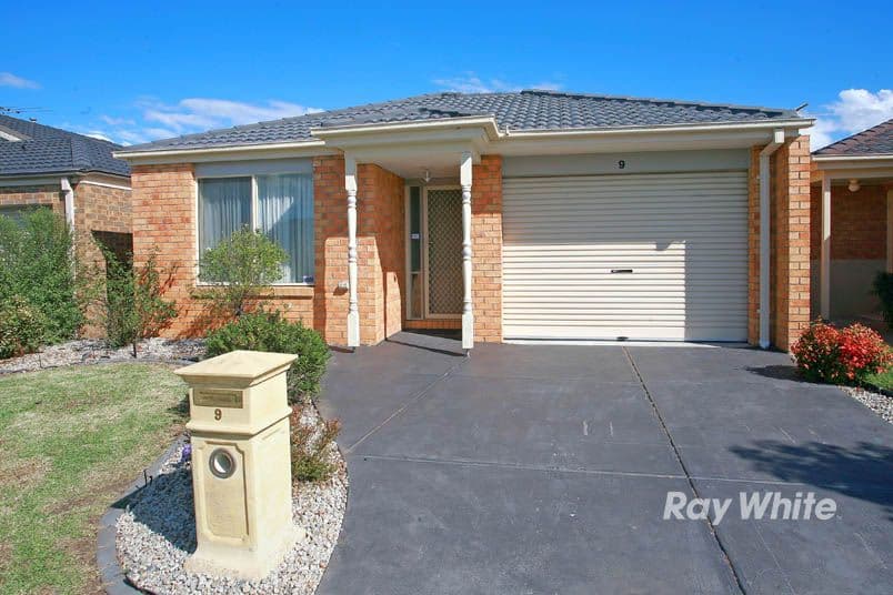 9 Mossman Drive, CRANBOURNE EAST VIC 3977, Cranbourne East - Image 1