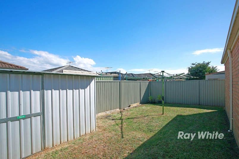 9 Mossman Drive, CRANBOURNE EAST VIC 3977, Cranbourne East - Thumbnail 3