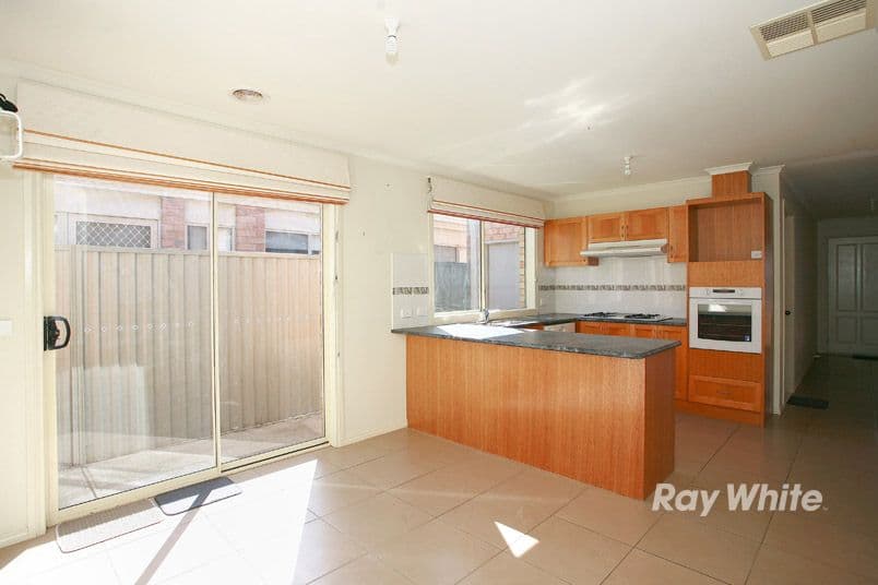 9 Mossman Drive, CRANBOURNE EAST VIC 3977, Cranbourne East - Thumbnail 7