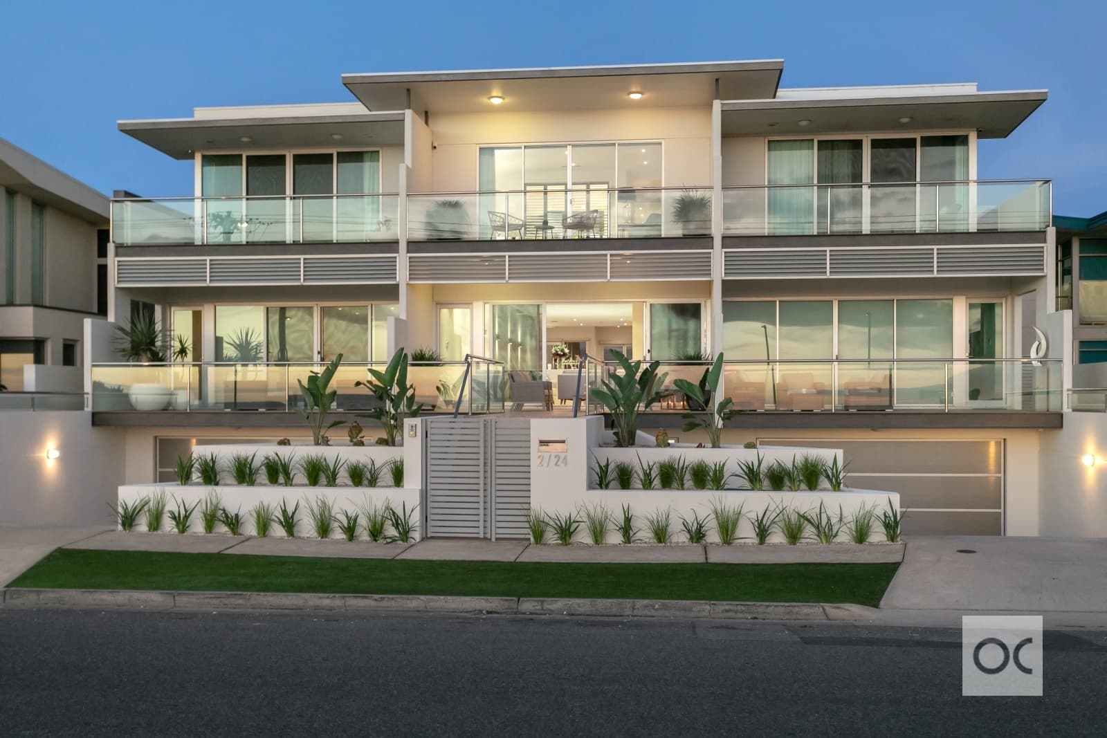 2/24 Seaview Road, West Beach - Image 1