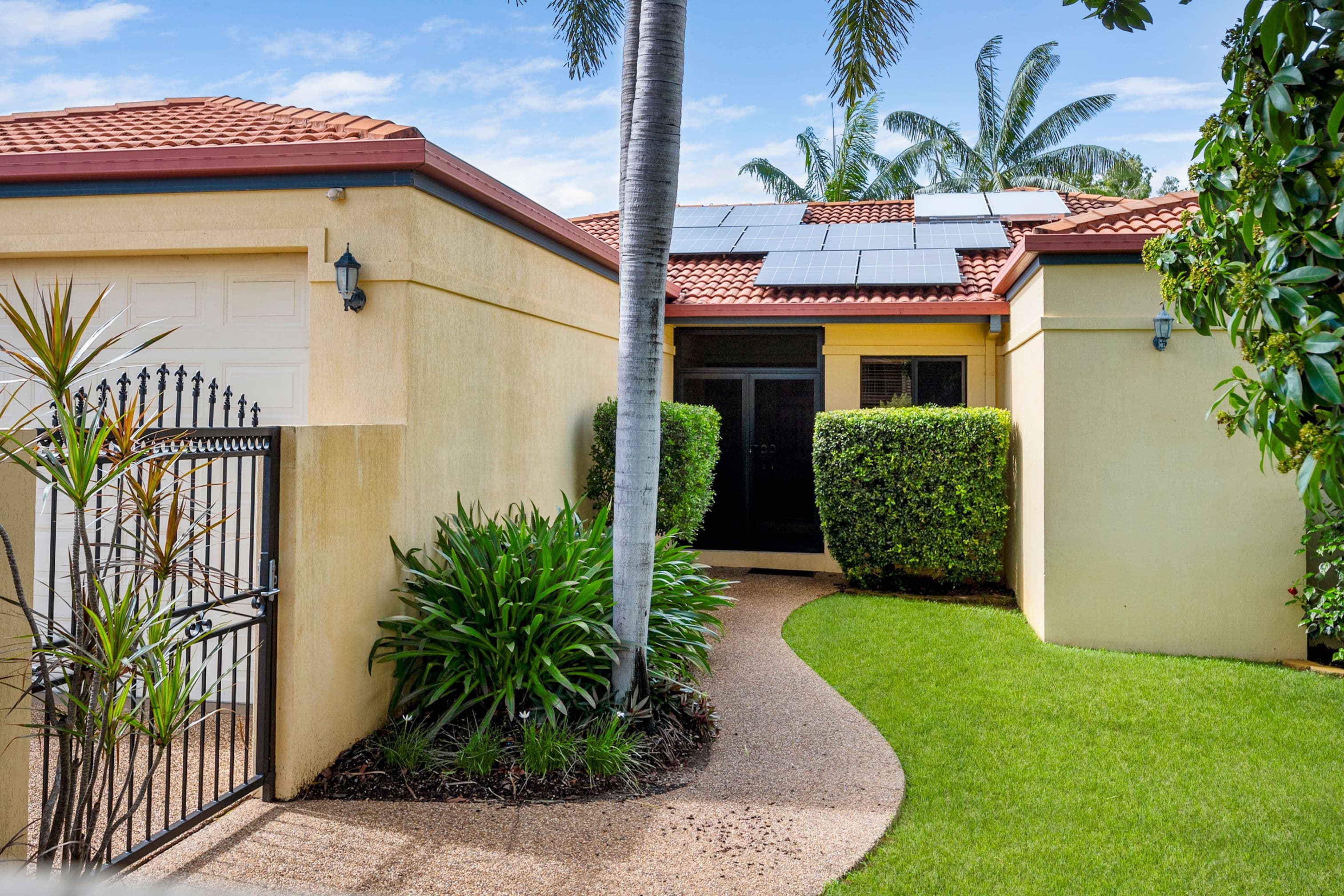 6 Hooper Street, Belgian Gardens QLD 4810, Belgian Gardens - Thumbnail 2
