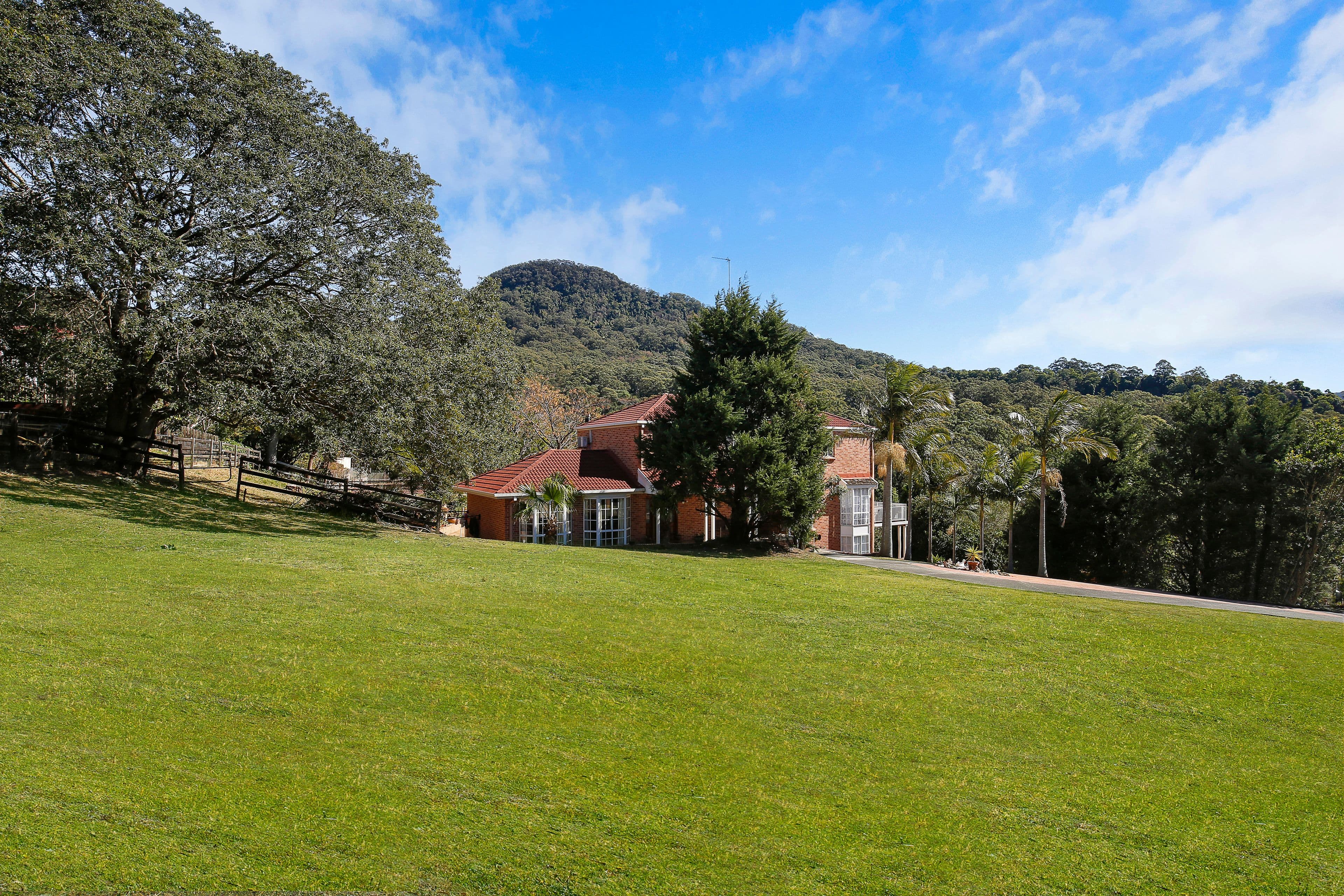 102 Tamarind Drive, Cordeaux Heights - Thumbnail 2