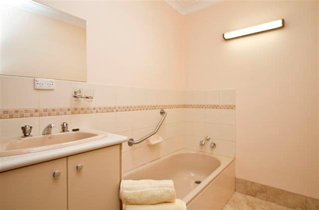 66 Wycliffe Crescent, ELTHAM VIC 3095, Eltham - Thumbnail 6