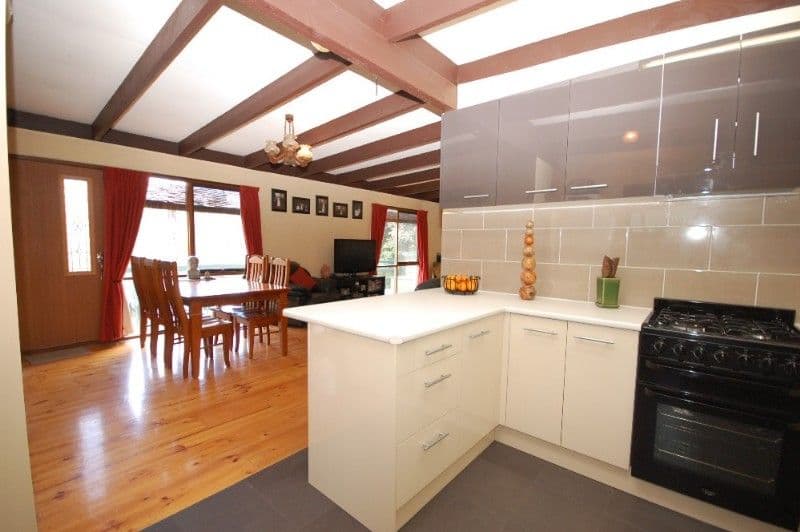 39 Siganto Street, Tamborine Mountain, QLD, 4272, Tamborine Mountain - Thumbnail 2