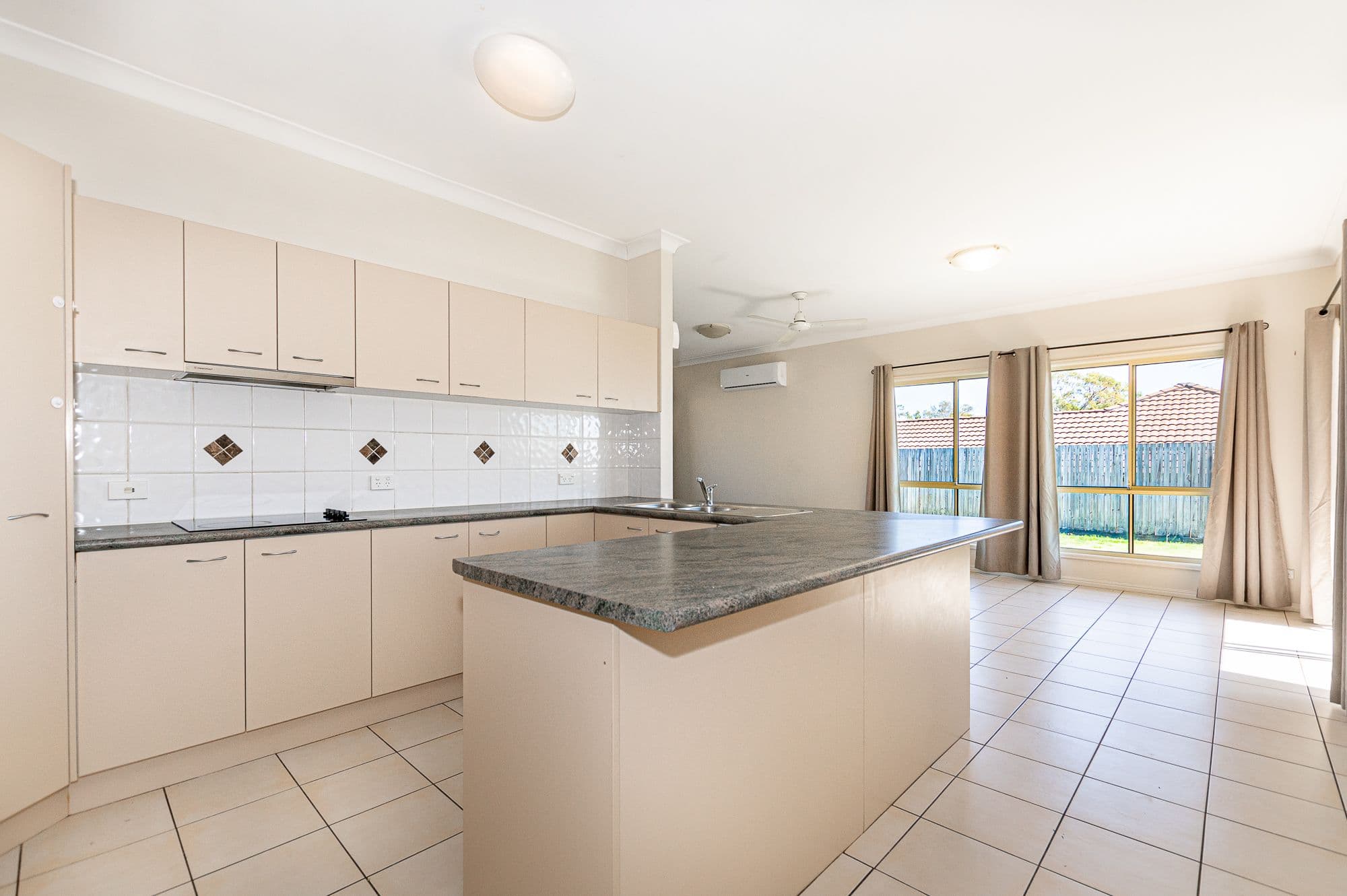 35 Bella Vista Circuit, Edens Landing QLD 4207, Edens Landing - Thumbnail 5