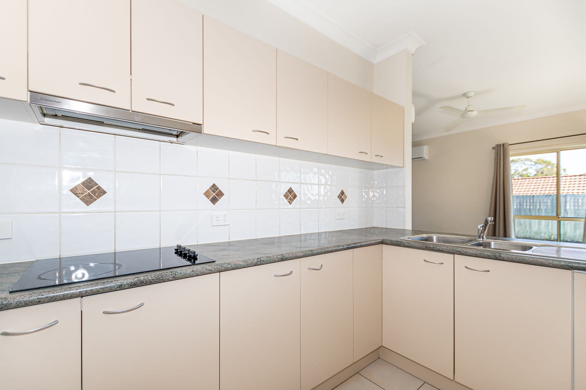 35 Bella Vista Circuit, Edens Landing QLD 4207, Edens Landing - Thumbnail 6