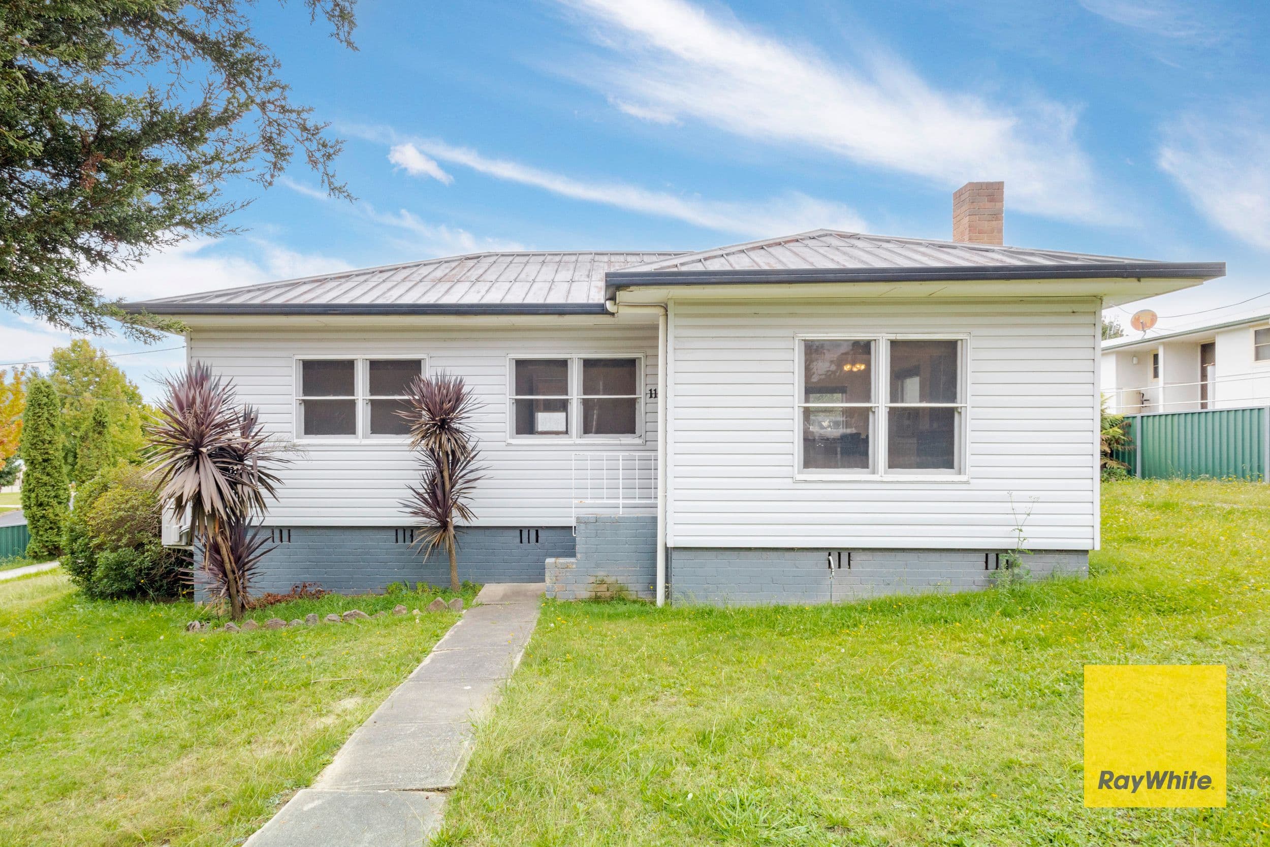 11 Stewart Street, Lithgow NSW 2790, Bowenfels - Thumbnail 2