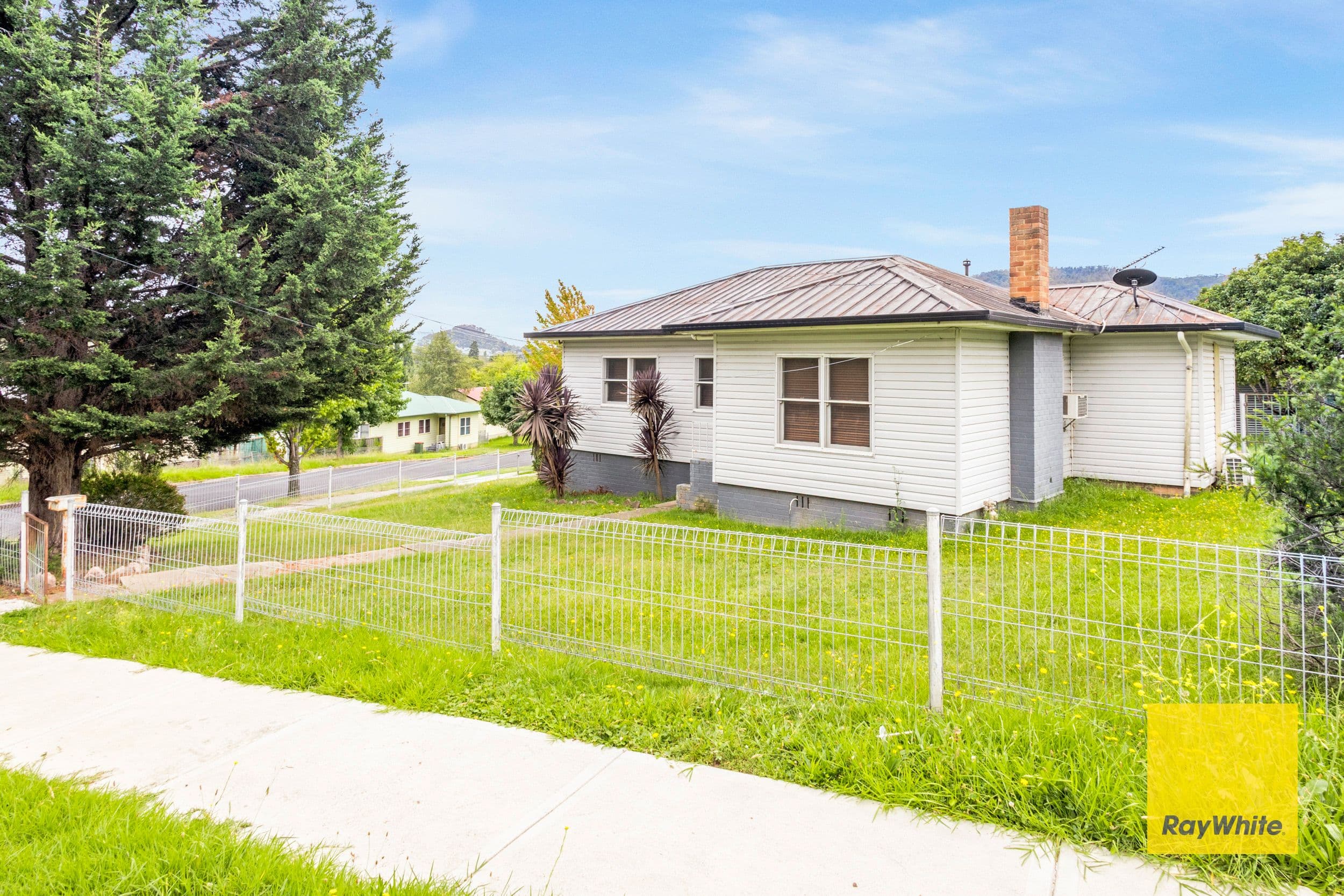 11 Stewart Street, Lithgow NSW 2790, Bowenfels - Thumbnail 3
