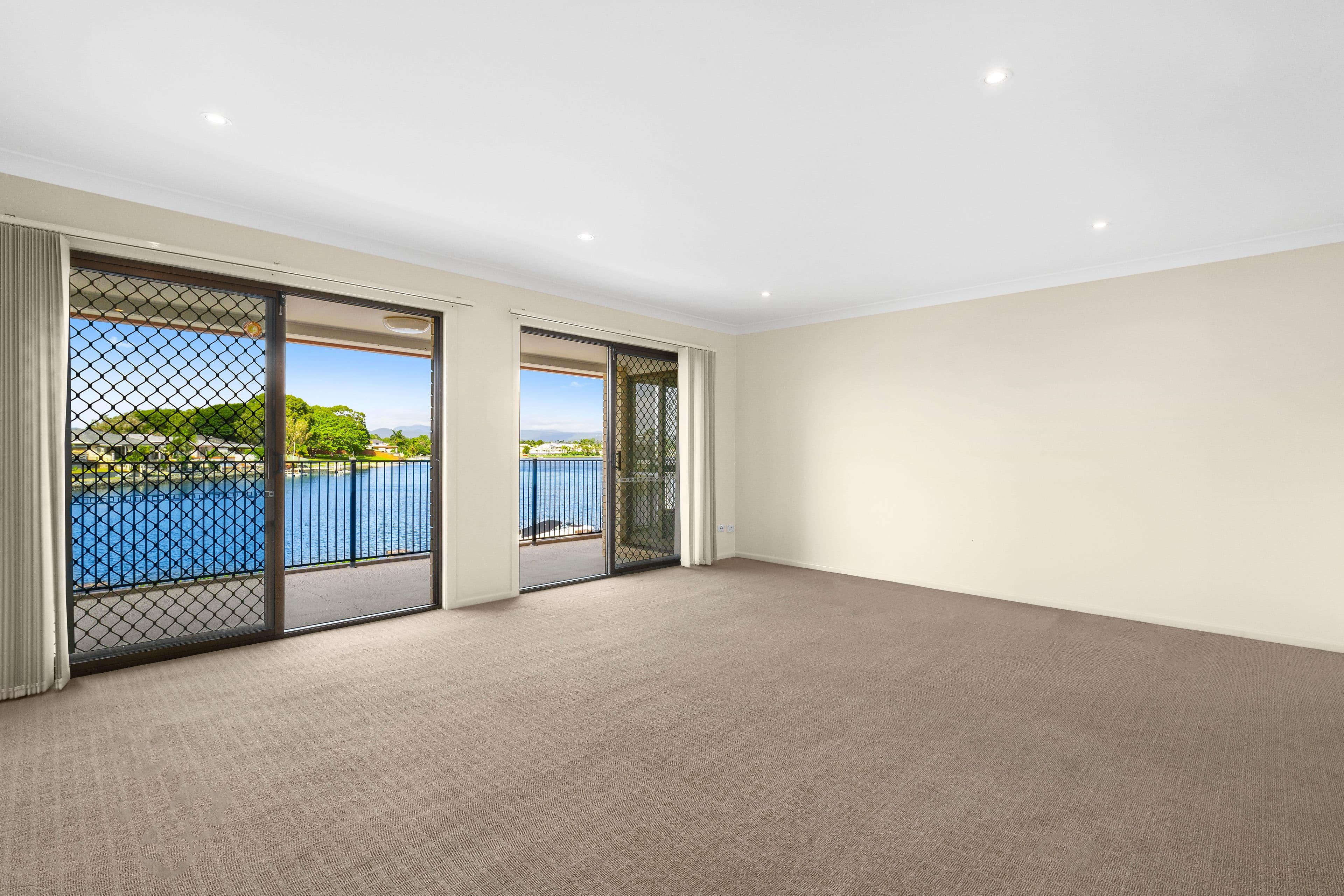 30 McIlwain Drive, Mermaid Waters QLD 4218, Mermaid Waters - Thumbnail 7