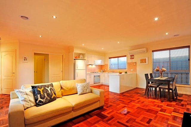 9 Marshall Drive, RESERVOIR VIC 3073, Reservoir - Thumbnail 2
