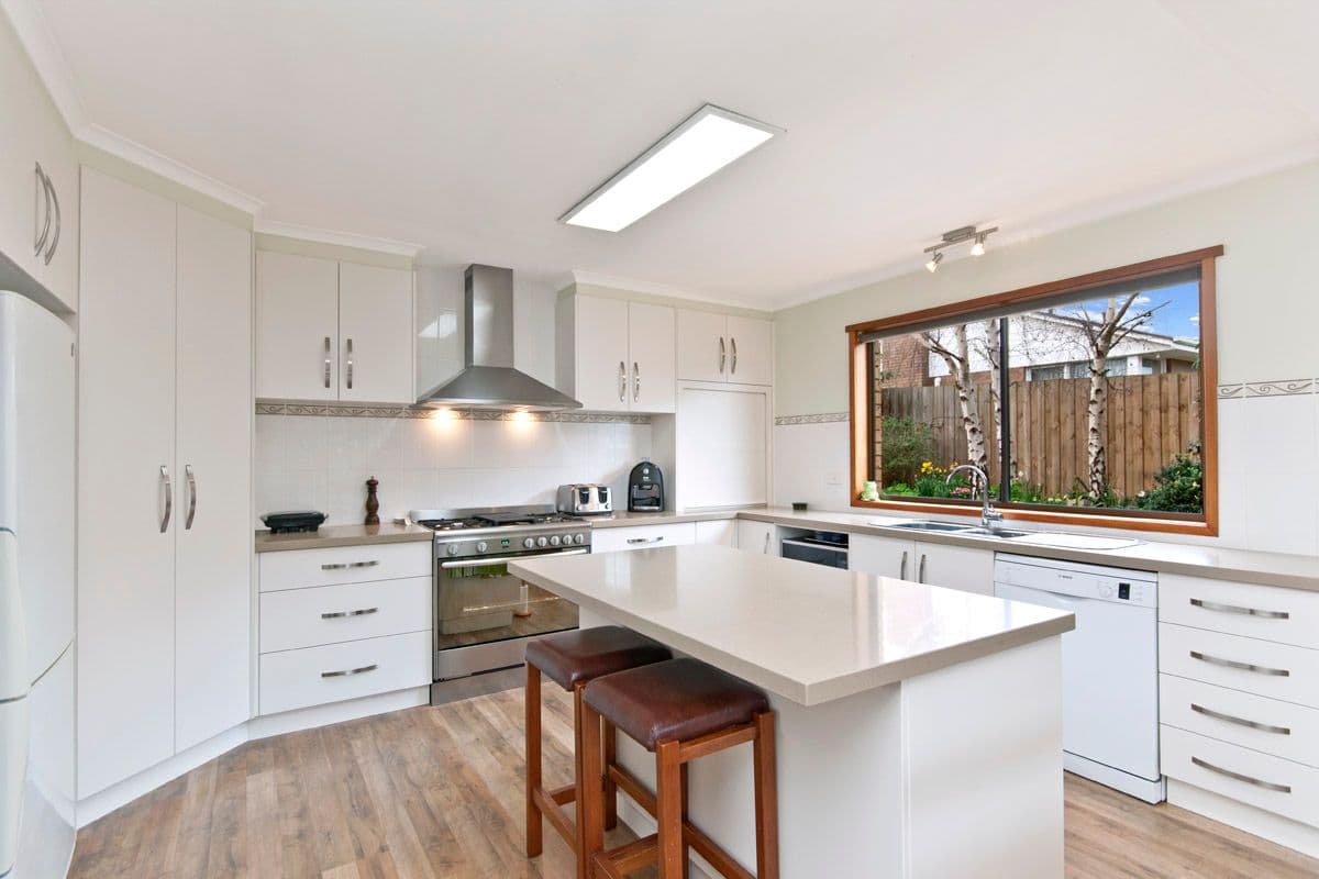 23 Balmoral Road, WARRNAMBOOL VIC 3280, Warrnambool - Thumbnail 2
