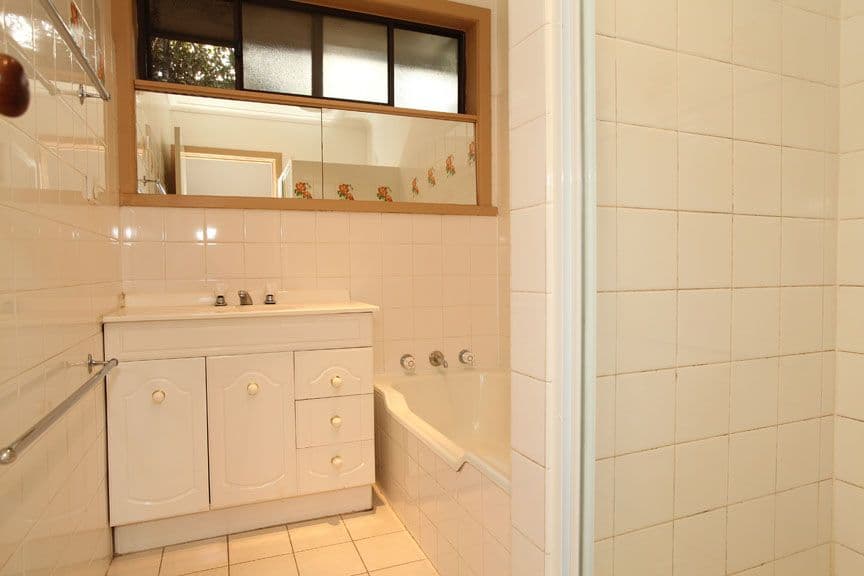 28 Blackwood Drive, WHEELERS HILL VIC 3150, Wheelers Hill - Thumbnail 5