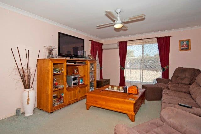 15 Newstead Court, REDBANK PLAINS QLD 4301, Redbank Plains - Thumbnail 2