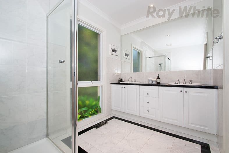 15 LITTLE CHIPPING Drive, Chirnside Park VIC 3116, Chirnside Park - Thumbnail 8