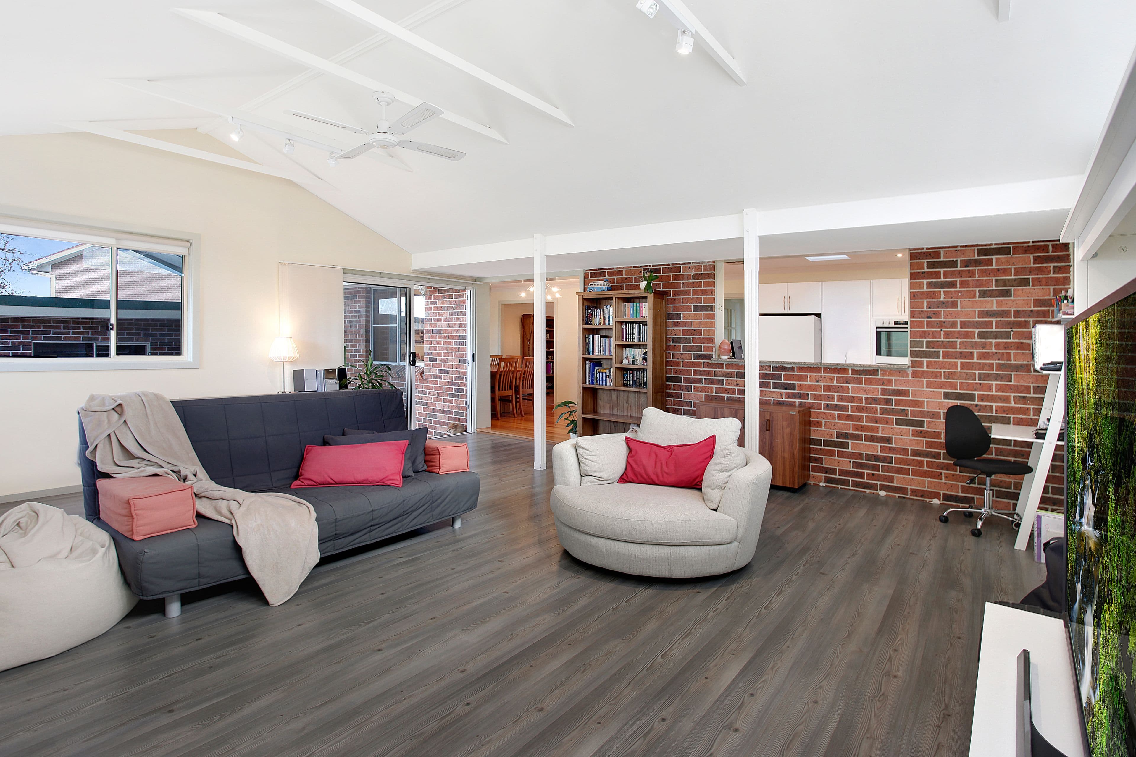 2 Ute Place, Bossley Park - Thumbnail 4